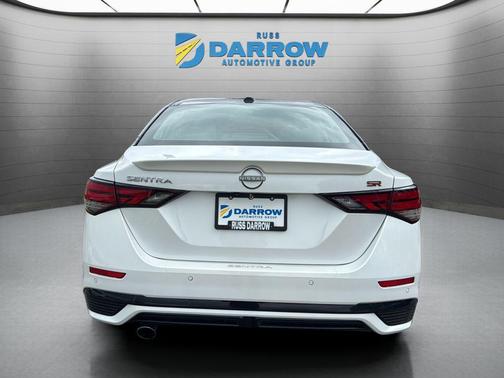 Aspen White Tricoat/Super Black 2024 Nissan Sentra SR