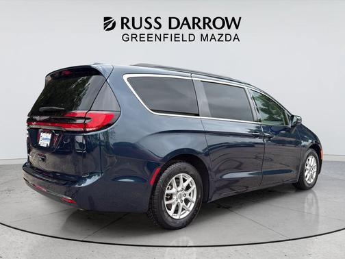 Fathom Blue Pearlcoat 2022 Chrysler Pacifica Touring L