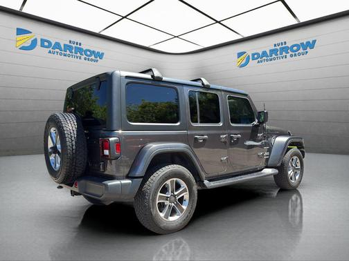 Granite Crystal Metallic Clearcoat 2018 Jeep Wrangler Unlimited Sahara
