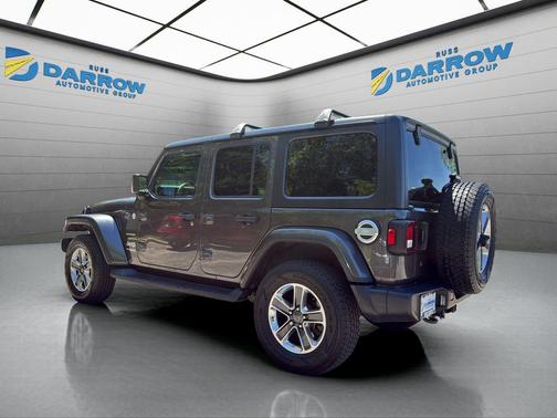 Granite Crystal Metallic Clearcoat 2018 Jeep Wrangler Unlimited Sahara