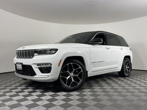 2022 Jeep Grand Cherokee Summit