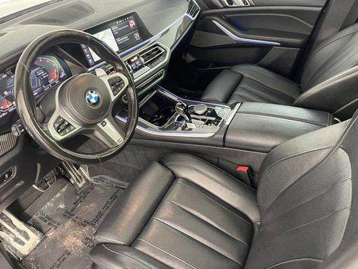 2022 BMW X5 M50i