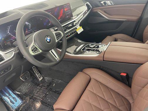 2025 BMW X5 M60i