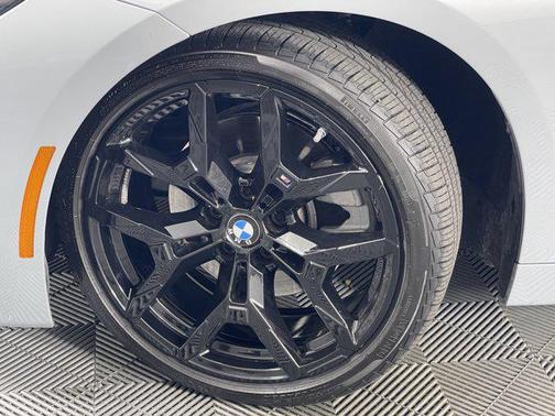 2025 BMW 230 i xDrive