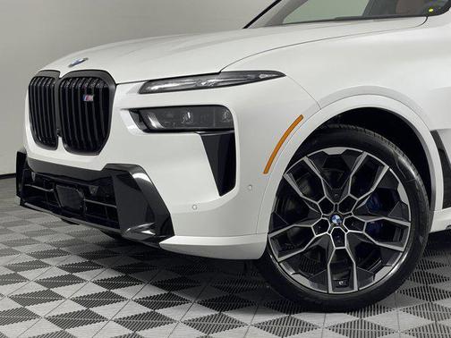 2026 BMW X7 M60i
