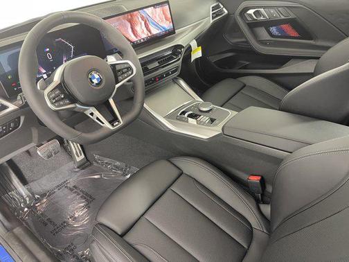 2025 BMW 230 i