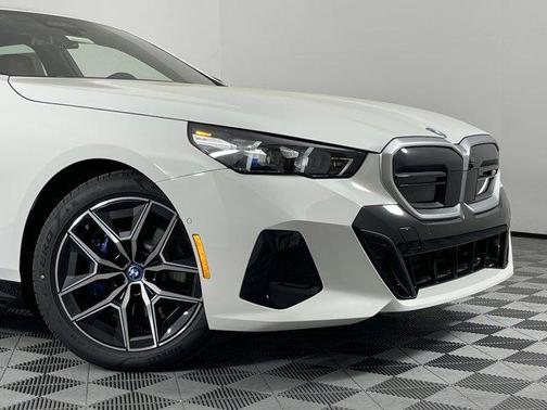 2024 BMW i5 M60