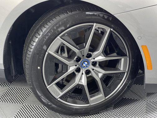 2024 BMW i5 eDrive40