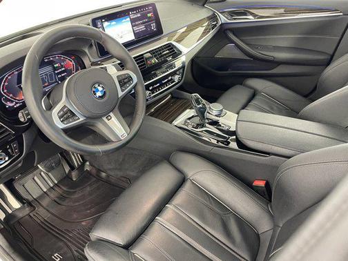 2022 BMW 540 i