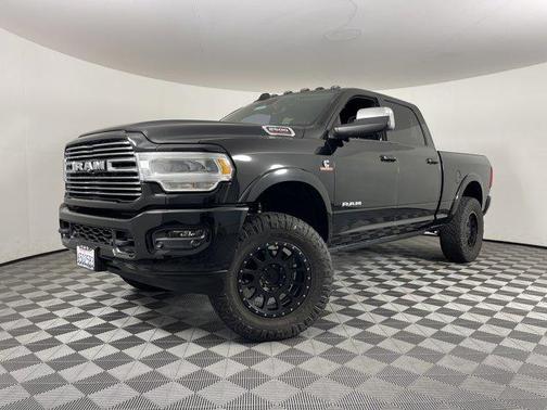 2020 RAM 2500 Laramie Crew Cab 4X4 6'4' Box