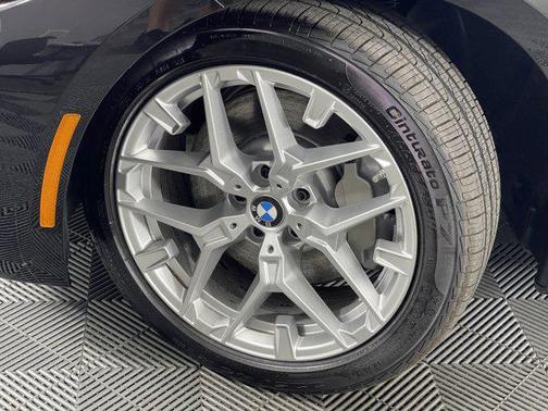 2025 BMW 330 i