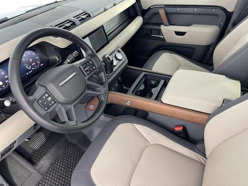 2024 Land Rover Defender 110 P400 X-Dynamic SE