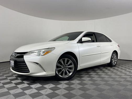 2016 Toyota Camry XLE