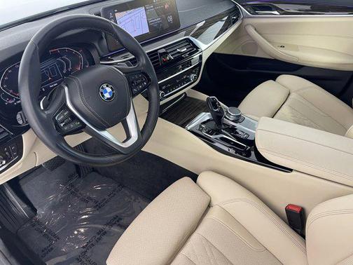 2022 BMW 530 i xDrive