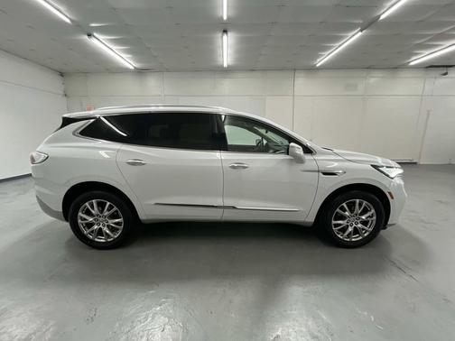 White Frost Tricoat 2023 Buick Enclave Essence