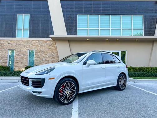 2016 Porsche Cayenne GTS