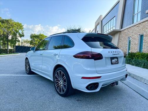 2016 Porsche Cayenne GTS