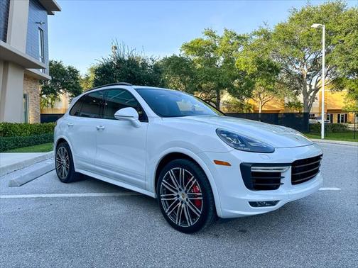 2016 Porsche Cayenne GTS
