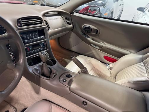 2003 Chevrolet Corvette Base