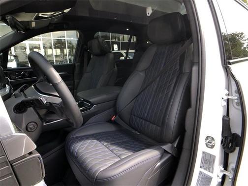 2025 Cadillac Escalade IQ Luxury