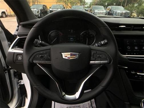 2025 Cadillac XT6 Luxury AWD