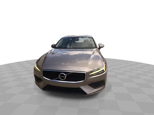 2020 Volvo S60 T5 Momentum