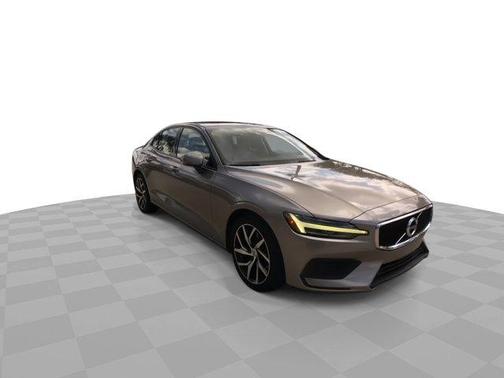 2020 Volvo S60 T5 Momentum