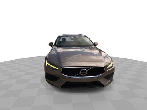 2020 Volvo S60 T5 Momentum