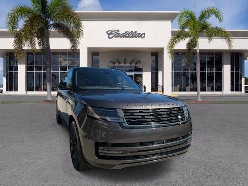 2025 Land Rover Range Rover P400 SE 7 Seat