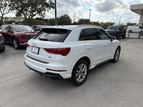 2021 Audi Q3 45 S line Premium