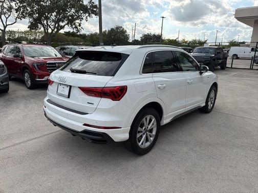 2021 Audi Q3 45 S line Premium
