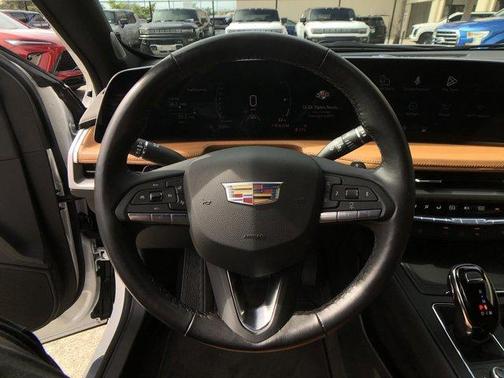 2024 Cadillac XT4 Premium Luxury