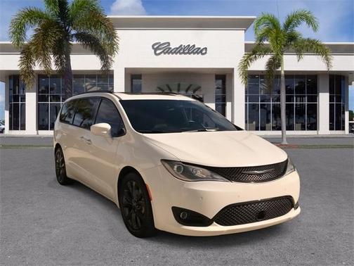 2019 Chrysler Pacifica Touring-L Plus