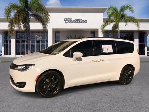 2019 Chrysler Pacifica Touring-L Plus