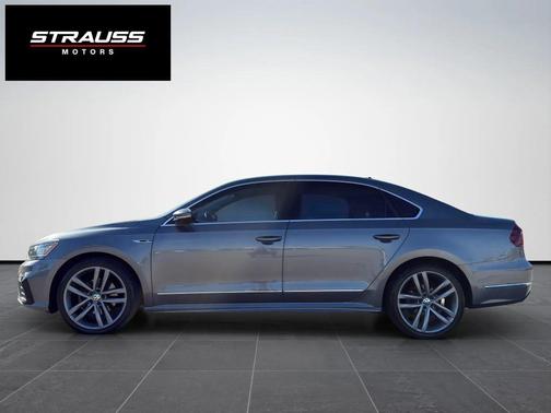 2017 Volkswagen Passat 1.8T R-Line w/Comfort