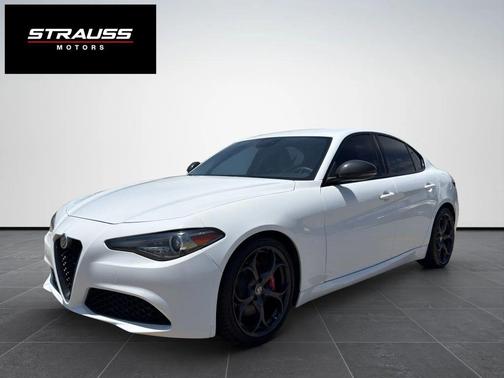 White 2019 Alfa Romeo Giulia Base