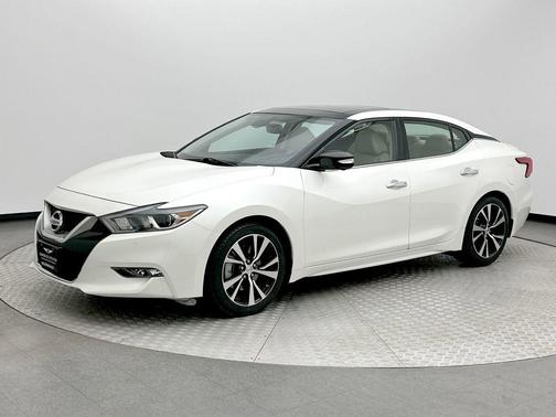 White 2017 Nissan Maxima 3.5 Platinum