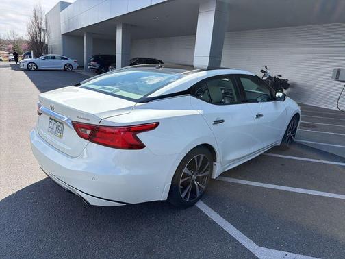White 2017 Nissan Maxima 3.5 Platinum