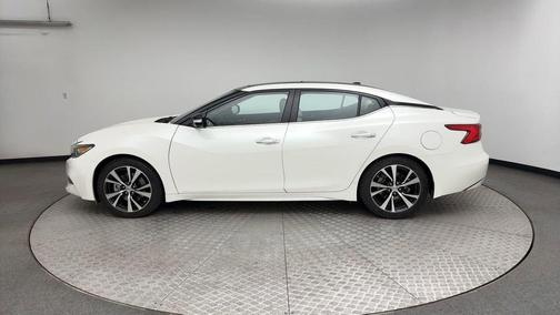 White 2017 Nissan Maxima 3.5 Platinum