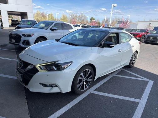 White 2017 Nissan Maxima 3.5 Platinum
