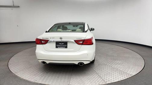 White 2017 Nissan Maxima 3.5 Platinum