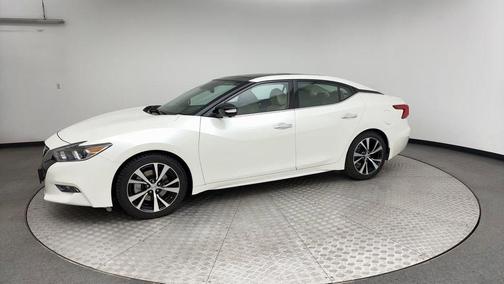 White 2017 Nissan Maxima 3.5 Platinum