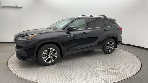2021 Toyota Highlander Hybrid XLE