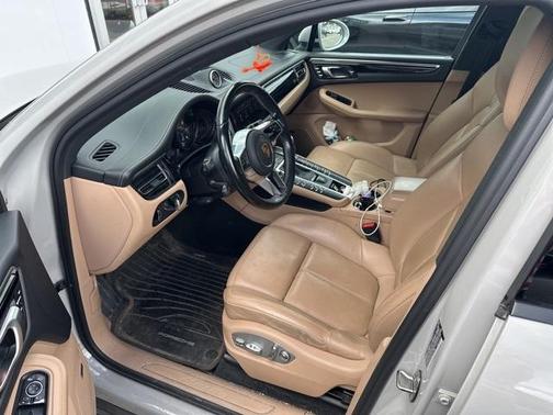 2021 Porsche Macan Base