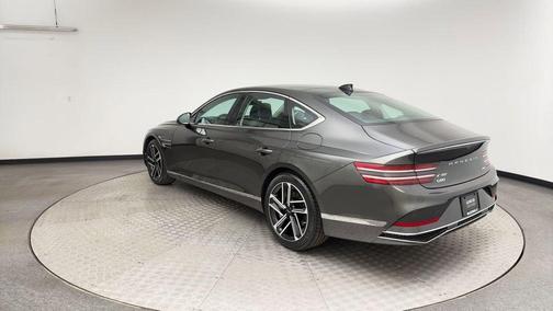 Makalu Gray 2025 Genesis G80 2.5T
