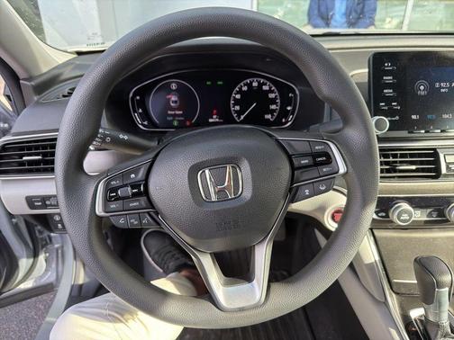 Lunar Silver Metallic 2019 Honda Accord LX