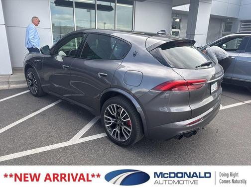 Gray 2023 Maserati Grecale Modena
