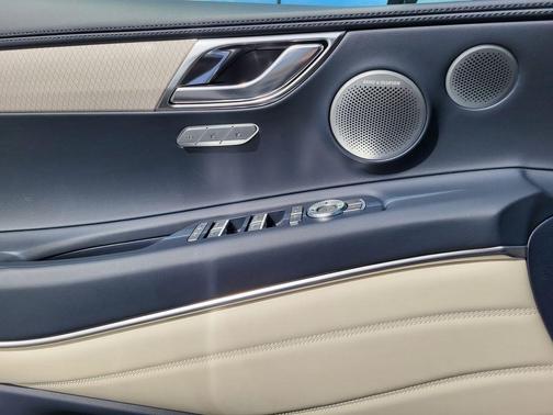 Uyuni White 2026 Genesis GV80 3.5T Prestige