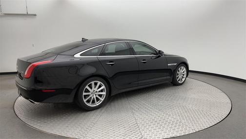 2013 Jaguar XJ Base