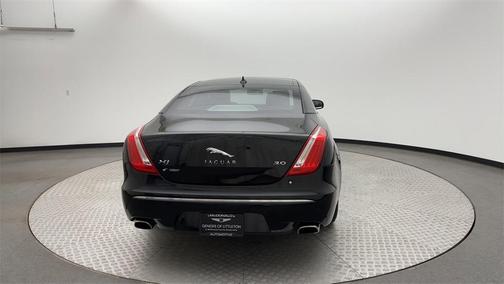 2013 Jaguar XJ Base